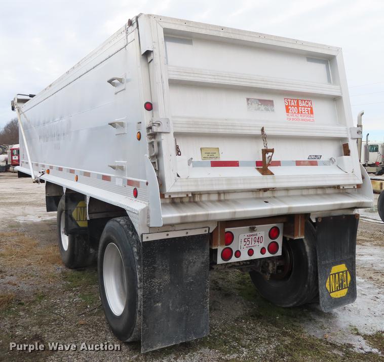 image for item DN9143 2006 Travis end dump trailer