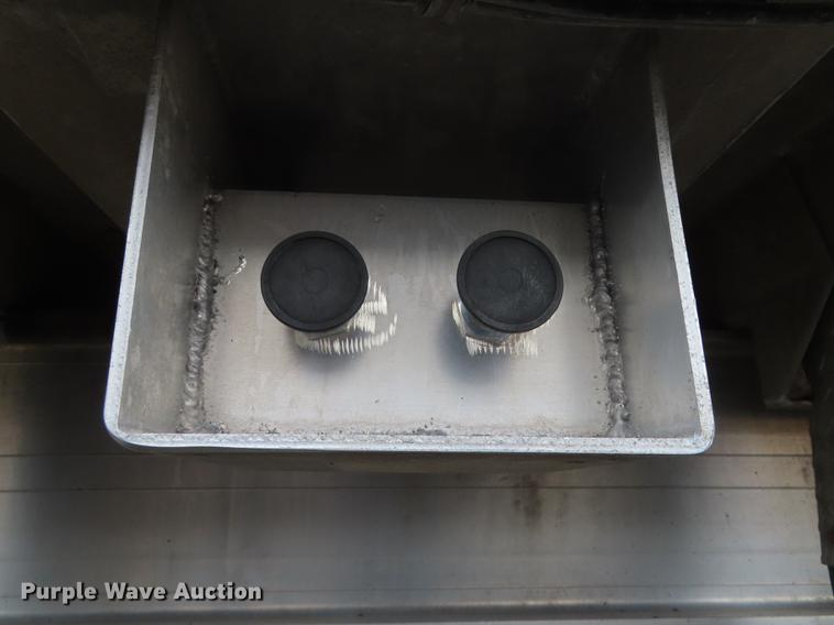 image for item DN9143 2006 Travis end dump trailer