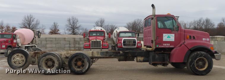 image for item DN9144 1999 Sterling L-Line truck cab and chassis