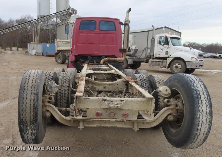 image for item DN9144 1999 Sterling L-Line truck cab and chassis