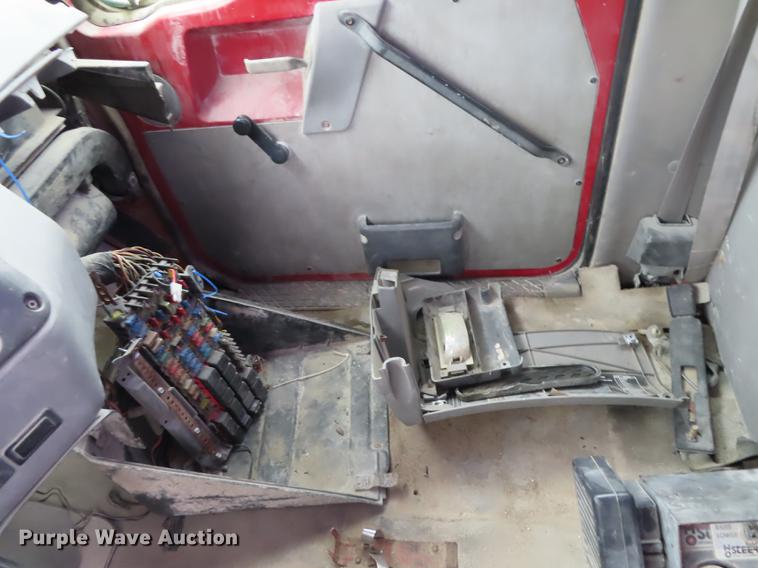 image for item DN9144 1999 Sterling L-Line truck cab and chassis