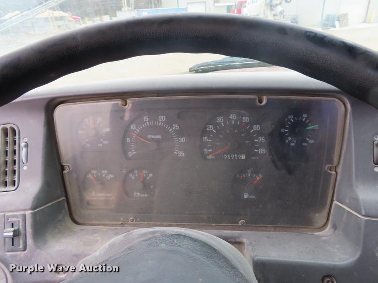 image for item DN9144 1999 Sterling L-Line truck cab and chassis