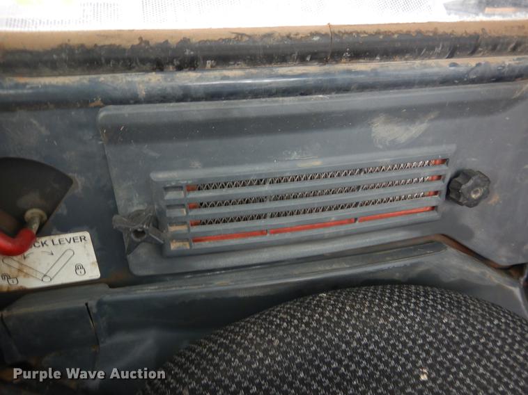 image for item DX9493 2012 John Deere 329D skid steer