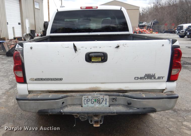 image for item DX9497 2004 Chevrolet Silverado 1500 Ext. Cab pickup truck