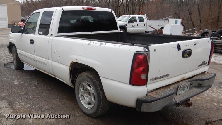 image for item DX9497 2004 Chevrolet Silverado 1500 Ext. Cab pickup truck