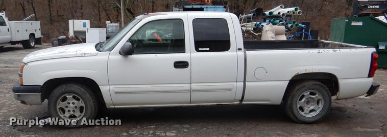 image for item DX9497 2004 Chevrolet Silverado 1500 Ext. Cab pickup truck