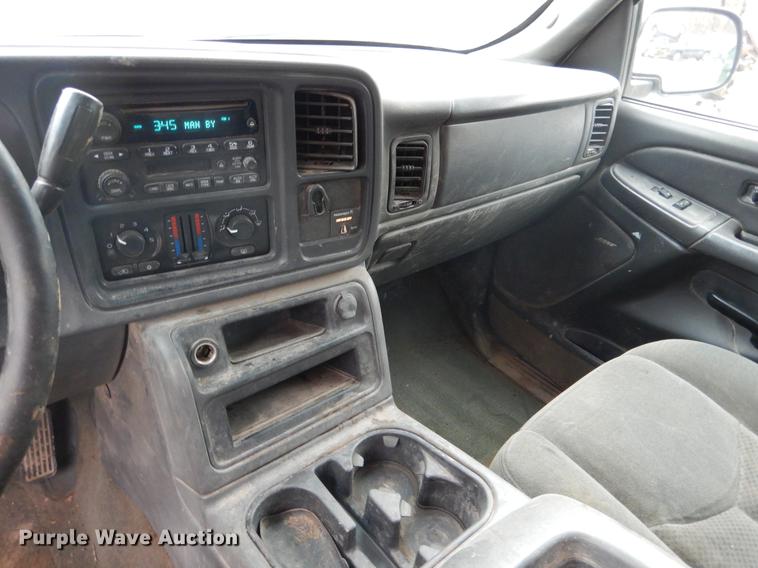 image for item DX9497 2004 Chevrolet Silverado 1500 Ext. Cab pickup truck