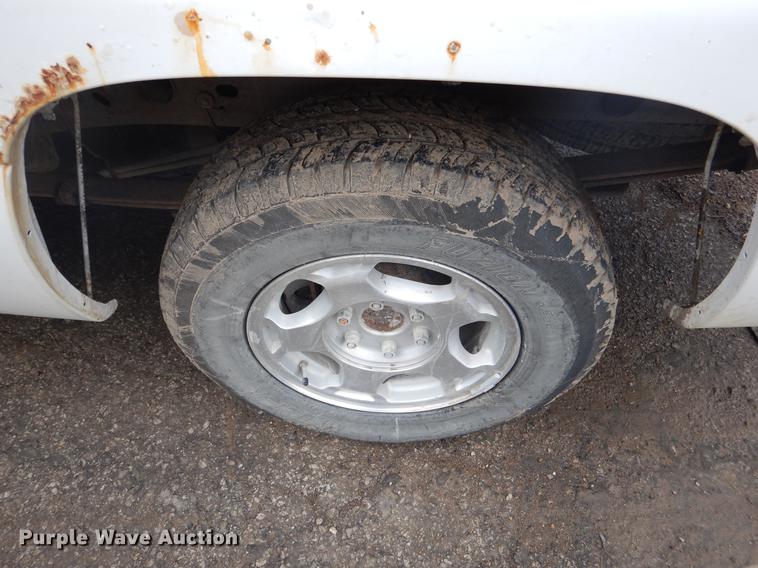 image for item DX9497 2004 Chevrolet Silverado 1500 Ext. Cab pickup truck