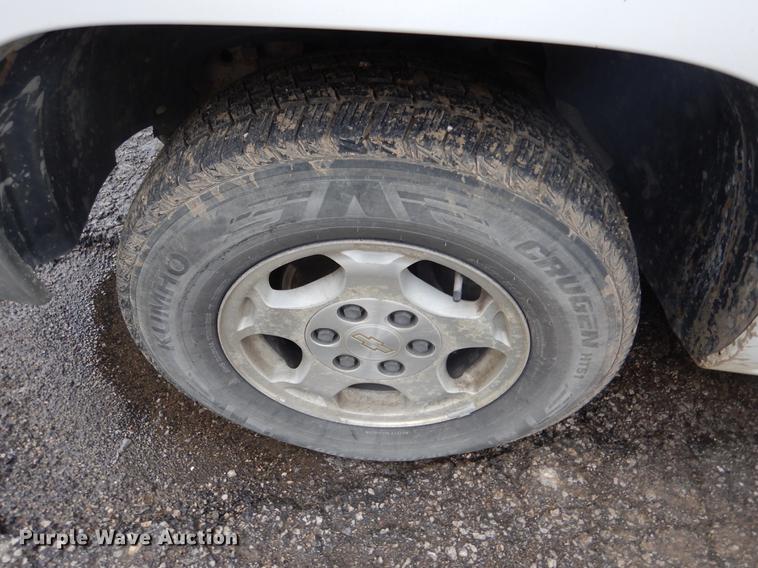 image for item DX9497 2004 Chevrolet Silverado 1500 Ext. Cab pickup truck