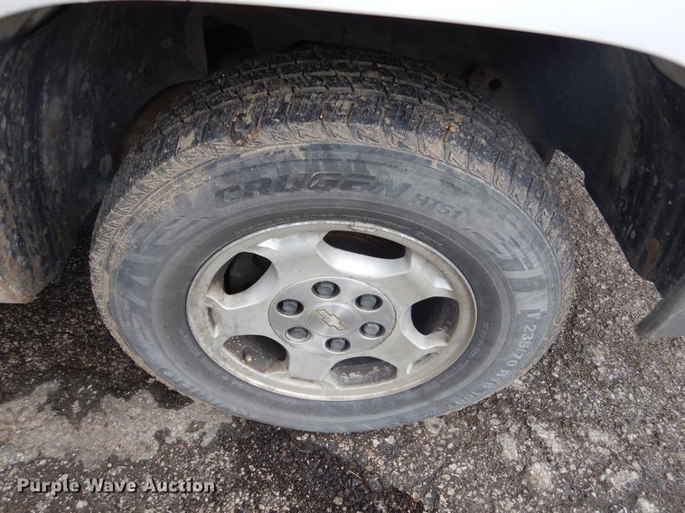 image for item DX9497 2004 Chevrolet Silverado 1500 Ext. Cab pickup truck