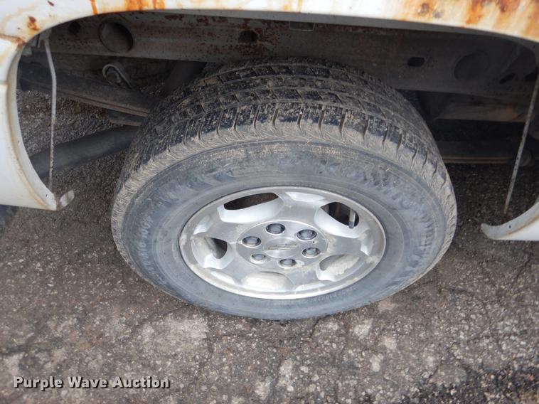 image for item DX9497 2004 Chevrolet Silverado 1500 Ext. Cab pickup truck