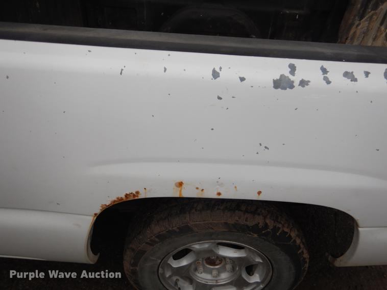 image for item DX9497 2004 Chevrolet Silverado 1500 Ext. Cab pickup truck