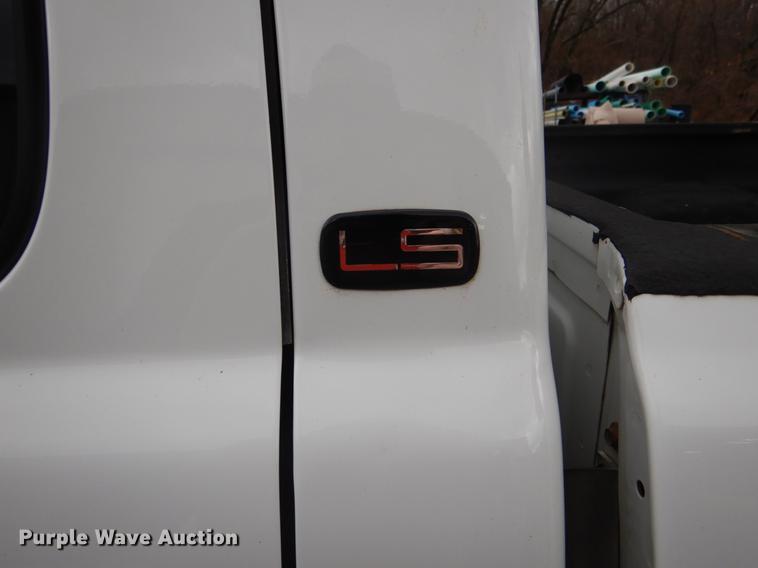 image for item DX9497 2004 Chevrolet Silverado 1500 Ext. Cab pickup truck