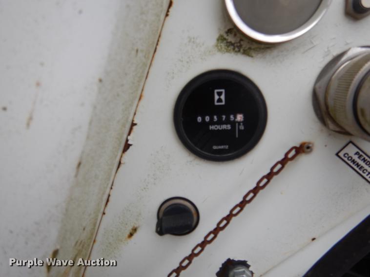 image for item DX9498 2000 S.D. Pittman 8000T mini digger derrick