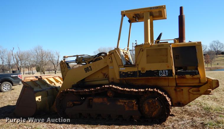 image for item DY9779 1985 Caterpillar 963 track loader