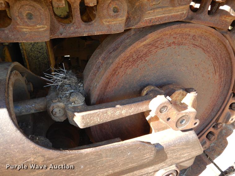 image for item DY9779 1985 Caterpillar 963 track loader