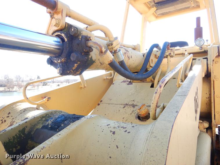 image for item DY9779 1985 Caterpillar 963 track loader