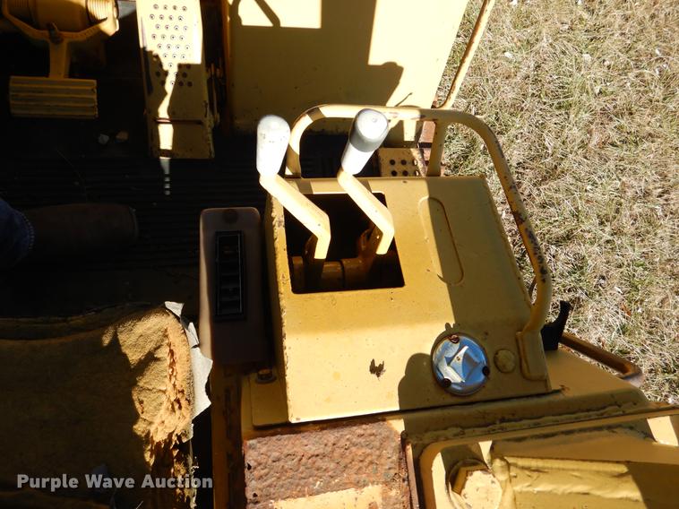 image for item DY9779 1985 Caterpillar 963 track loader