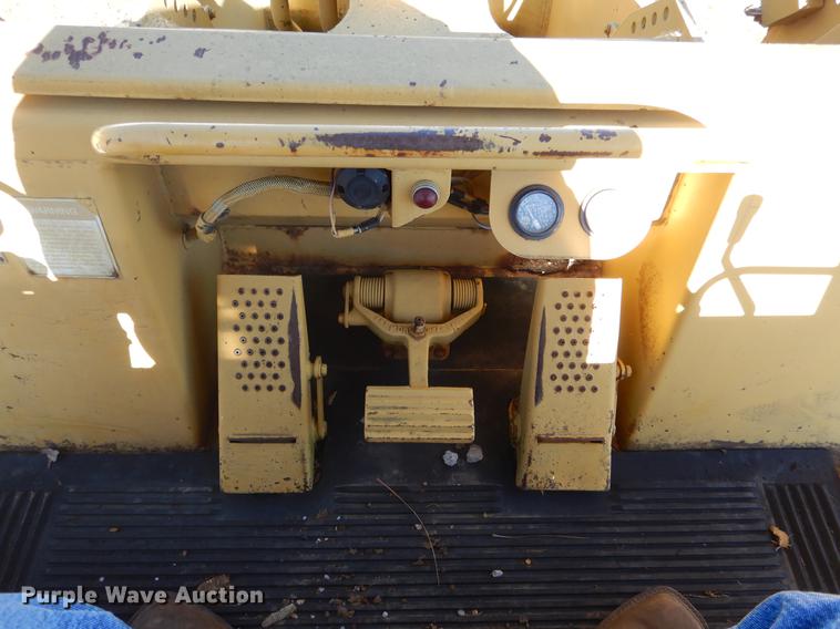 image for item DY9779 1985 Caterpillar 963 track loader