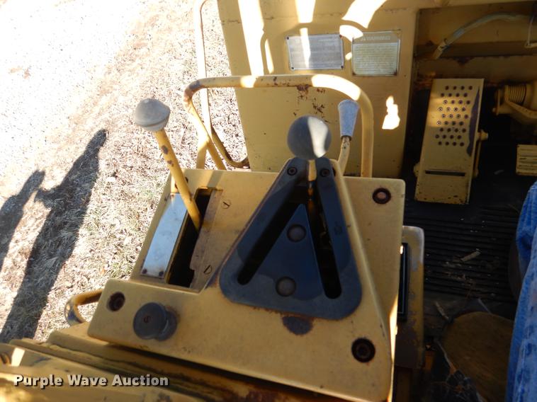 image for item DY9779 1985 Caterpillar 963 track loader