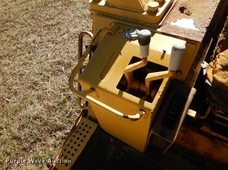 image for item DY9779 1985 Caterpillar 963 track loader