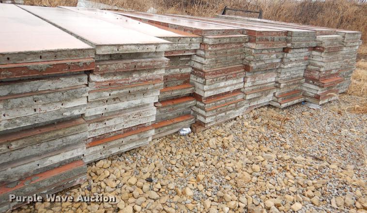 image for item EA9147 (126) concrete forms