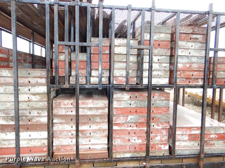 image for item EA9148 Concrete forms spacers and corners