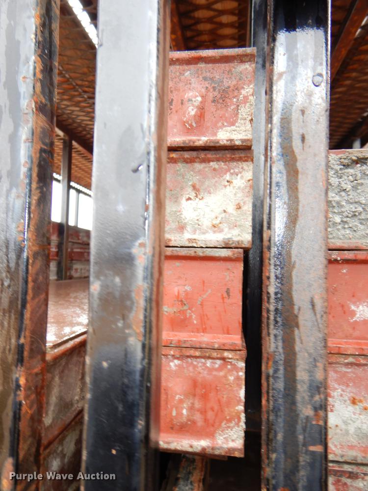 image for item EA9148 Concrete forms spacers and corners