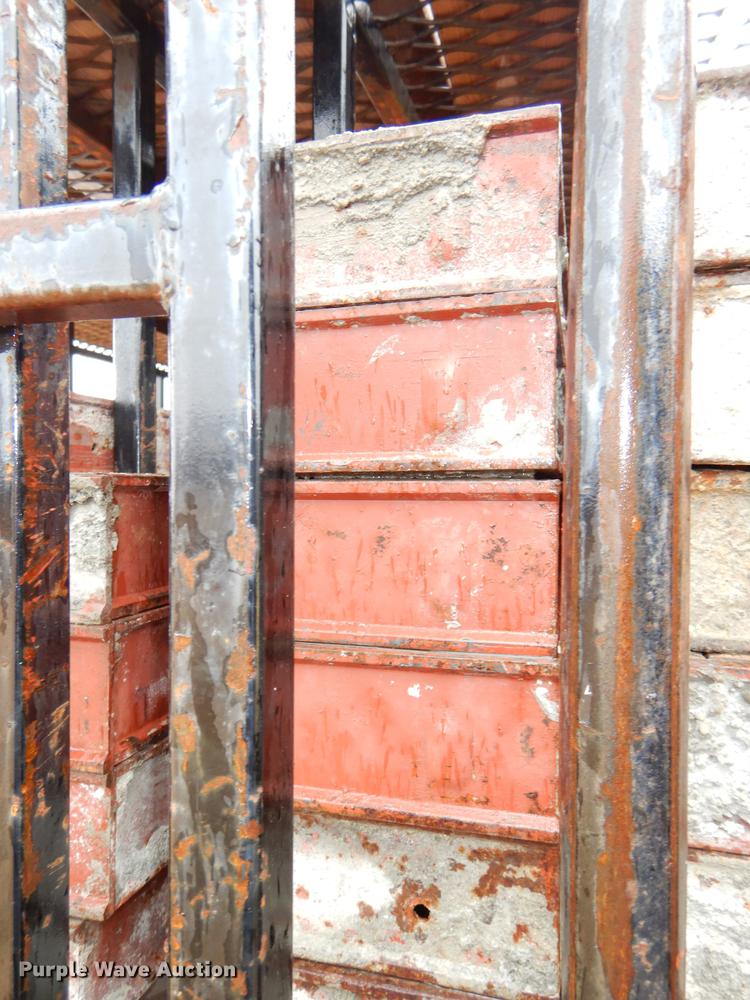 image for item EA9148 Concrete forms spacers and corners