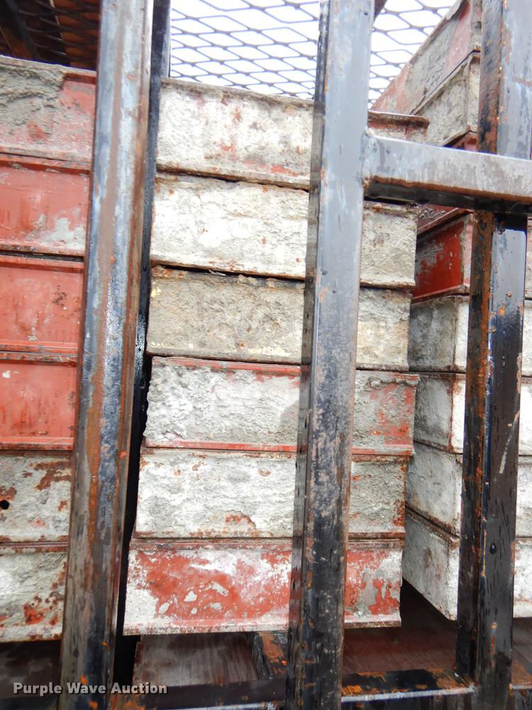 image for item EA9148 Concrete forms spacers and corners