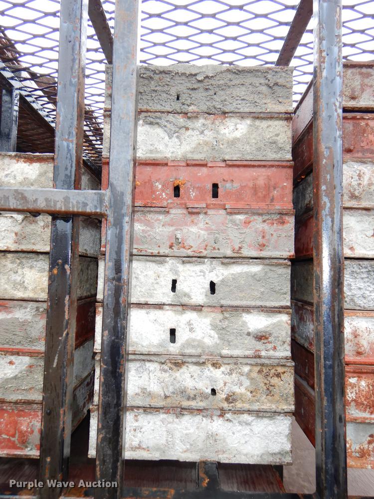 image for item EA9148 Concrete forms spacers and corners