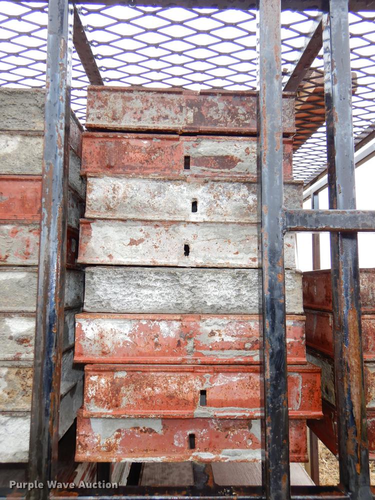 image for item EA9148 Concrete forms spacers and corners