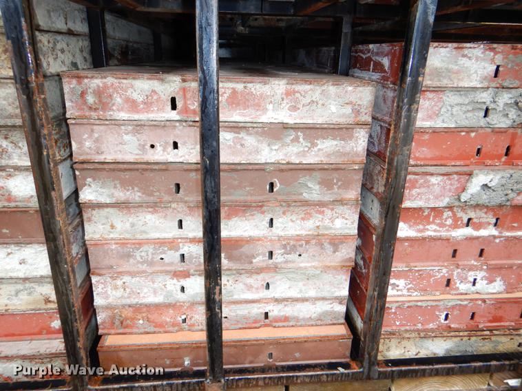 image for item EA9148 Concrete forms spacers and corners