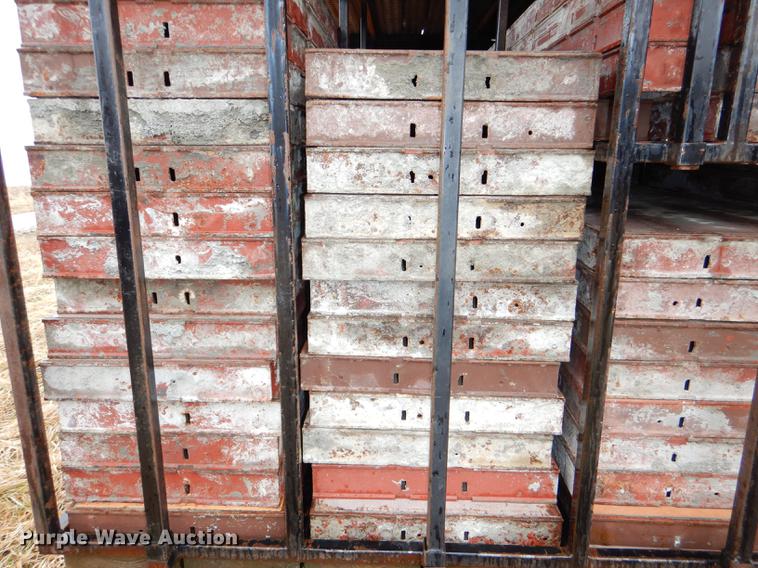 image for item EA9148 Concrete forms spacers and corners