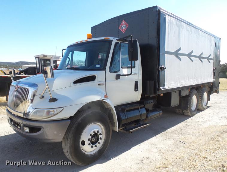 image for item EI9731 2012 International 4400 service truck