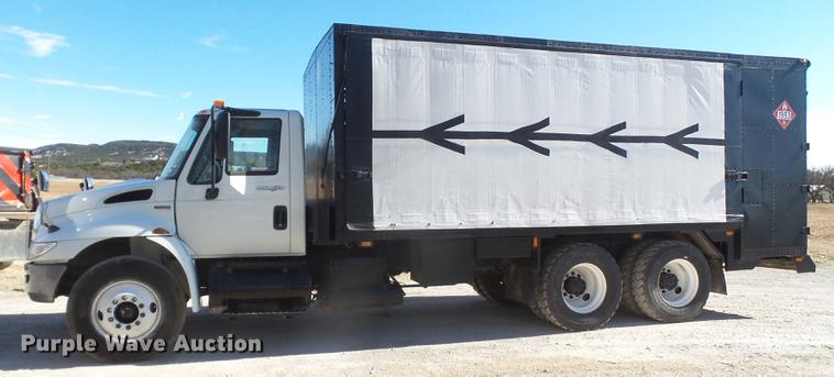 image for item EI9731 2012 International 4400 service truck