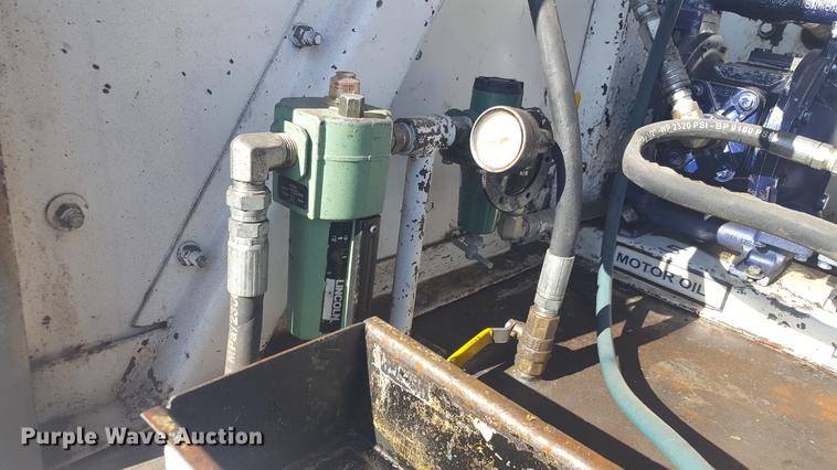 image for item EI9731 2012 International 4400 service truck