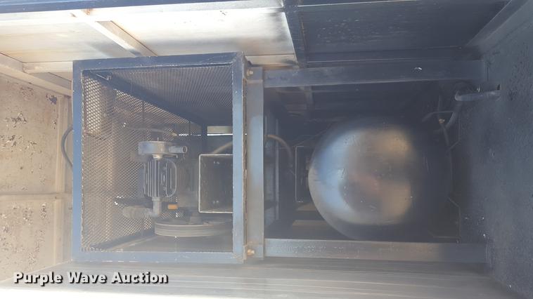 image for item EI9731 2012 International 4400 service truck