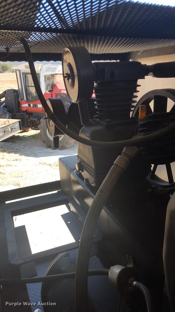 image for item EI9731 2012 International 4400 service truck