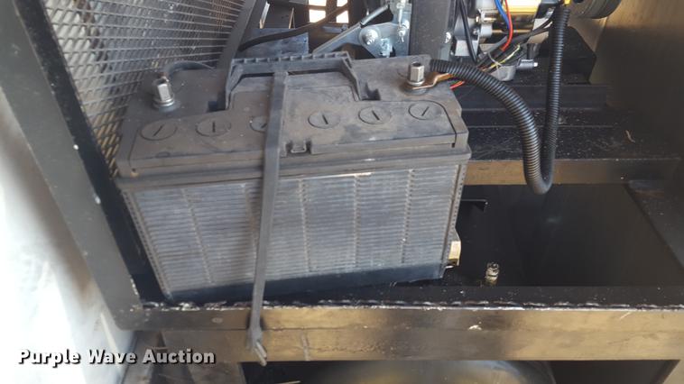 image for item EI9731 2012 International 4400 service truck