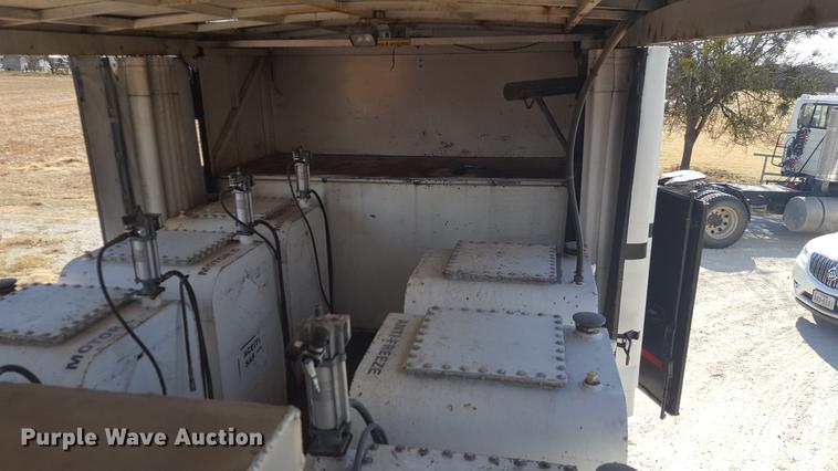 image for item EI9731 2012 International 4400 service truck