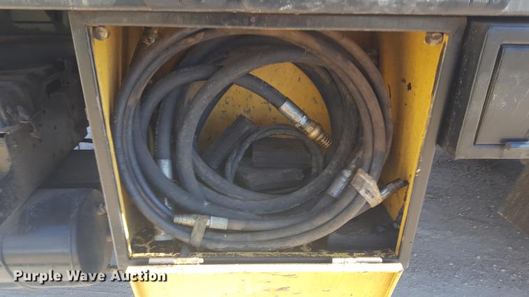 image for item EI9731 2012 International 4400 service truck