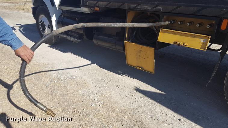 image for item EI9731 2012 International 4400 service truck