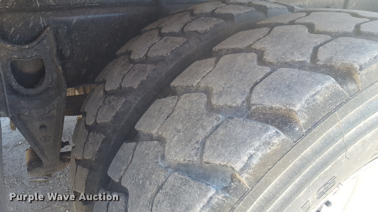 image for item EI9731 2012 International 4400 service truck