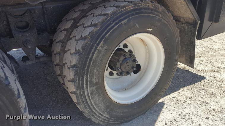 image for item EI9731 2012 International 4400 service truck