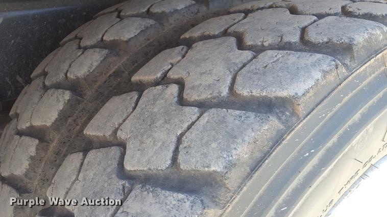 image for item EI9731 2012 International 4400 service truck