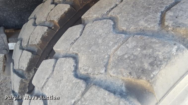 image for item EI9731 2012 International 4400 service truck