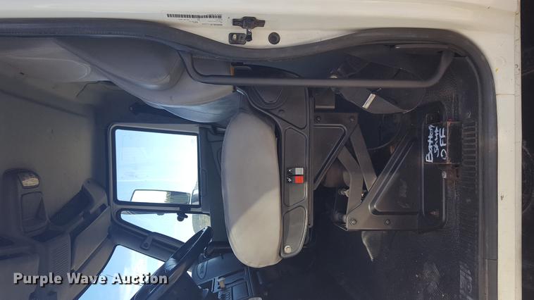 image for item EI9731 2012 International 4400 service truck