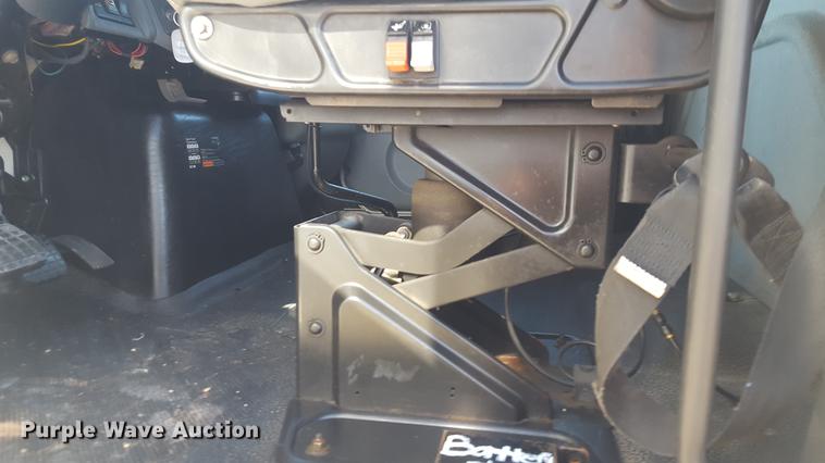 image for item EI9731 2012 International 4400 service truck