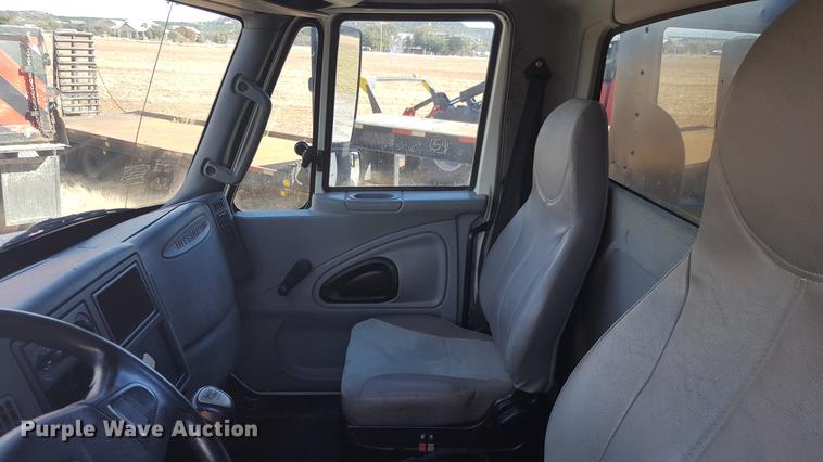 image for item EI9731 2012 International 4400 service truck